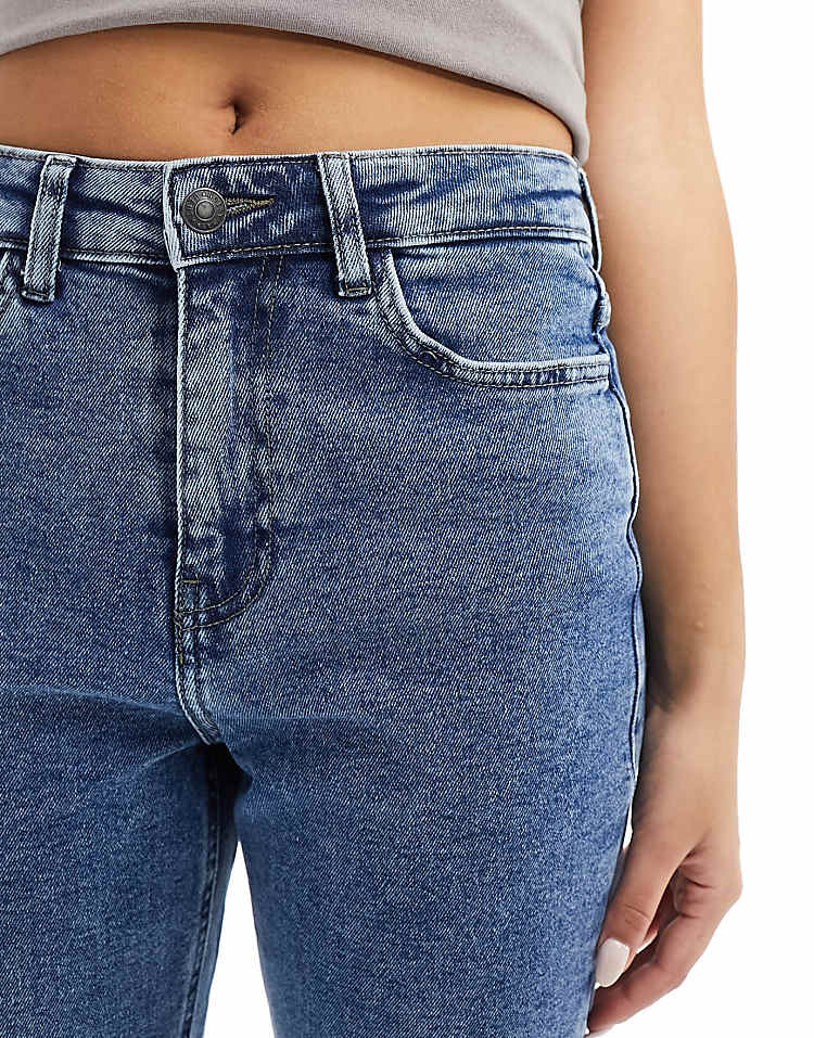 https://images.asos-media.com/products/noisy-may-moni-high-waisted-straight-jeans-in-mid-wash-blue/205877228-5?$n_750w$&wid=750&fit=constrain
