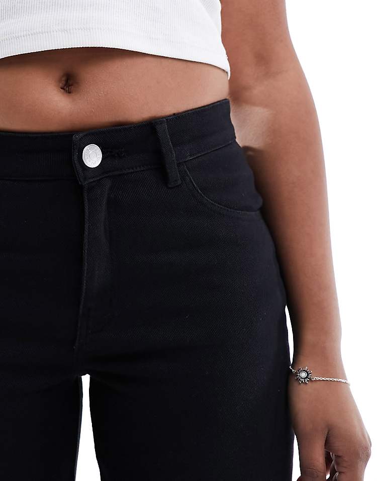 https://images.asos-media.com/products/monki-flared-leg-pants-in-black/205896027-4?$n_750w$&wid=750&fit=constrain