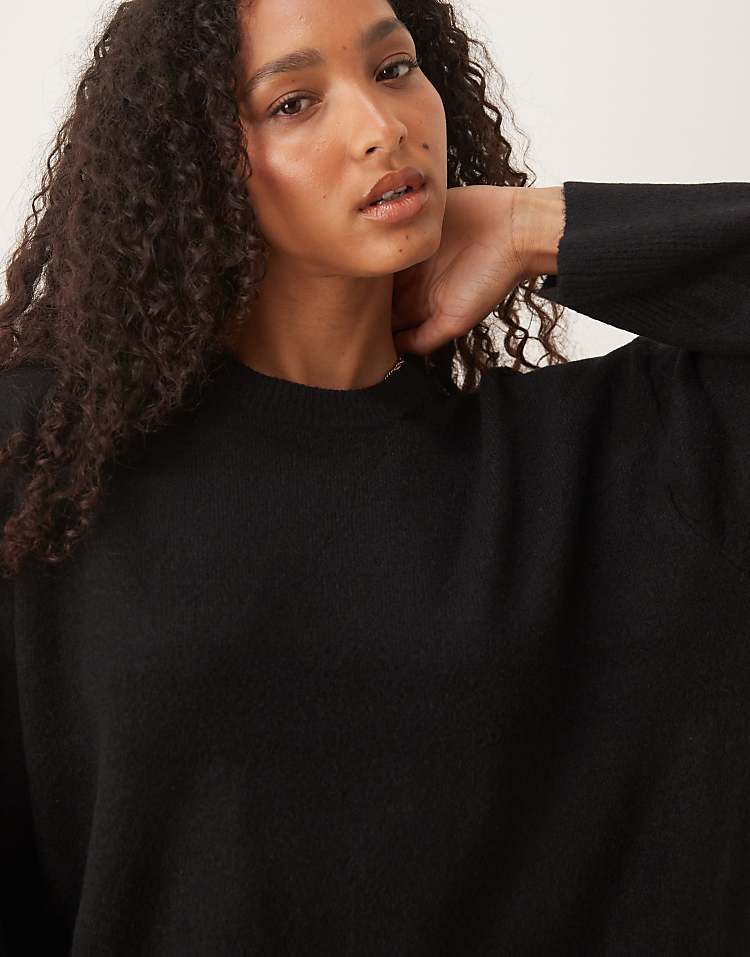 https://images.asos-media.com/products/asos-design-crew-neck-mini-dress-with-wide-cuff-in-black/205992665-2?$n_750w$&wid=750&fit=constrain