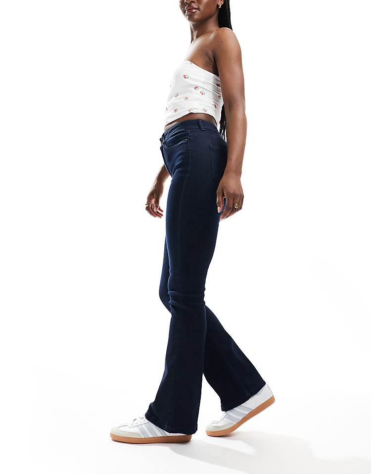 https://images.asos-media.com/products/noisy-may-sallie-high-waist-flare-jeans-in-dark-blue-wash/206441937-2?$n_750w$&wid=750&fit=constrain