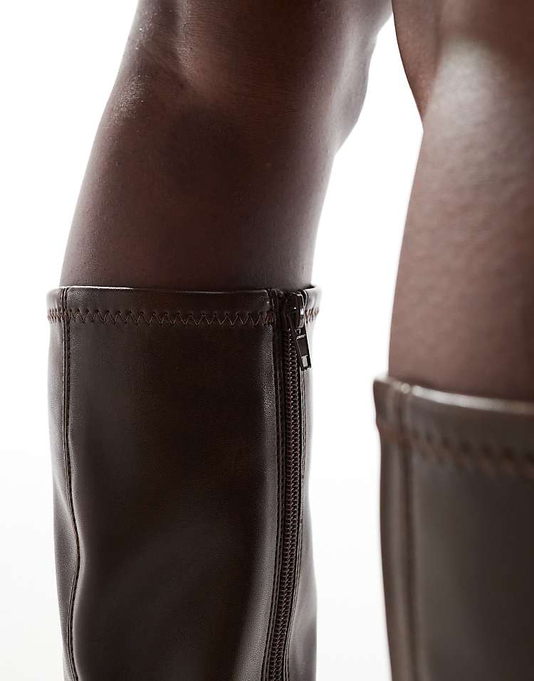 https://images.asos-media.com/products/asos-design-charlotte-heeled-knee-boots-in-brown/206555376-2?$n_750w$&wid=750&fit=constrain