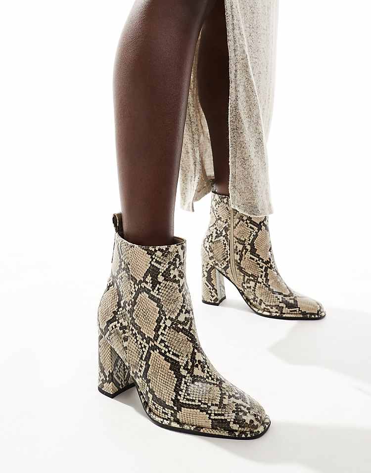 https://images.asos-media.com/products/london-rebel-maddie-wide-fit-block-heel-ankle-boots-in-snake/206780454-4?$n_750w$&wid=750&fit=constrain