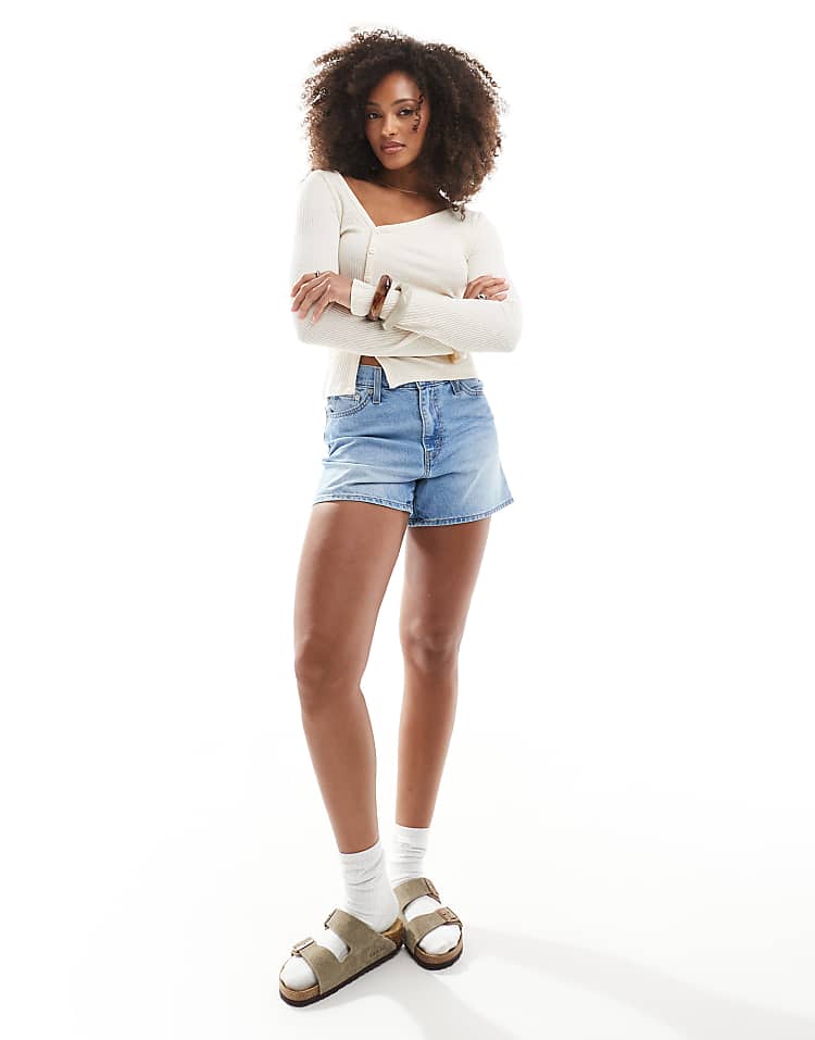 https://images.asos-media.com/products/levis-80s-mom-shorts-in-light-blue/207074791-2?$n_750w$&wid=750&fit=constrain