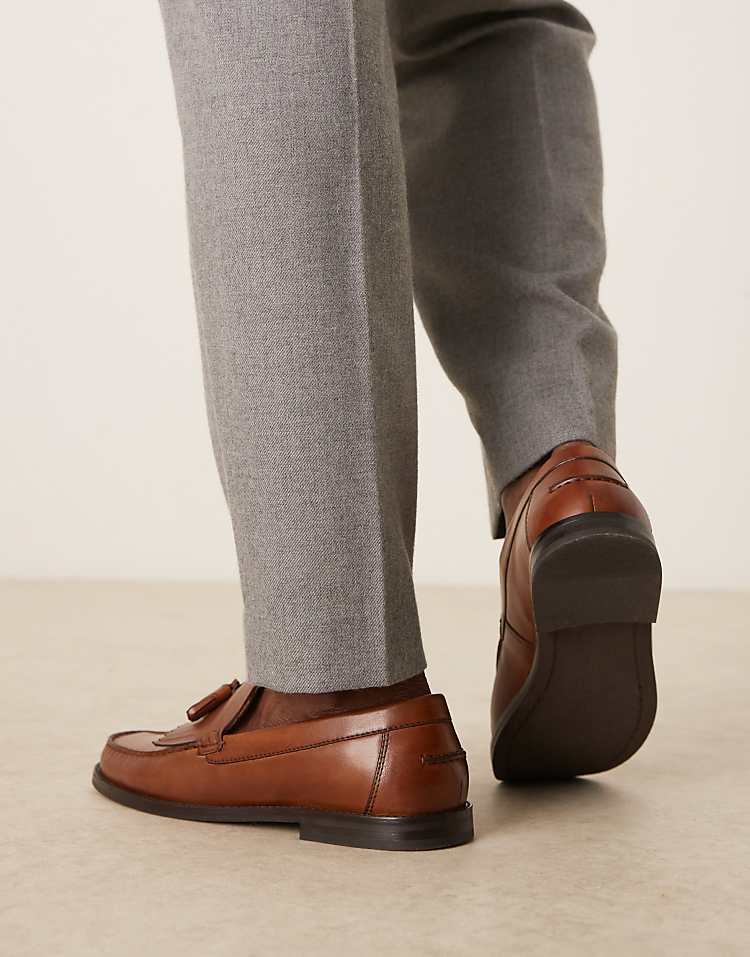 https://images.asos-media.com/products/asos-design-penny-loafers-with-tassel/207832460-2?$n_750w$&wid=750&fit=constrain