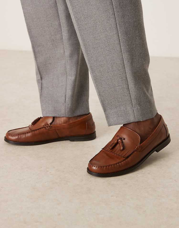 https://images.asos-media.com/products/asos-design-penny-loafers-with-tassel/207832460-3?$n_750w$&wid=750&fit=constrain