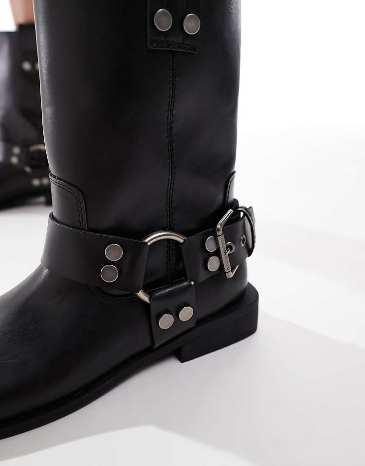 https://images.asos-media.com/products/asos-design-arley-flat-biker-boots-in-black/207872076-4?$n_750w$&wid=750&fit=constrain