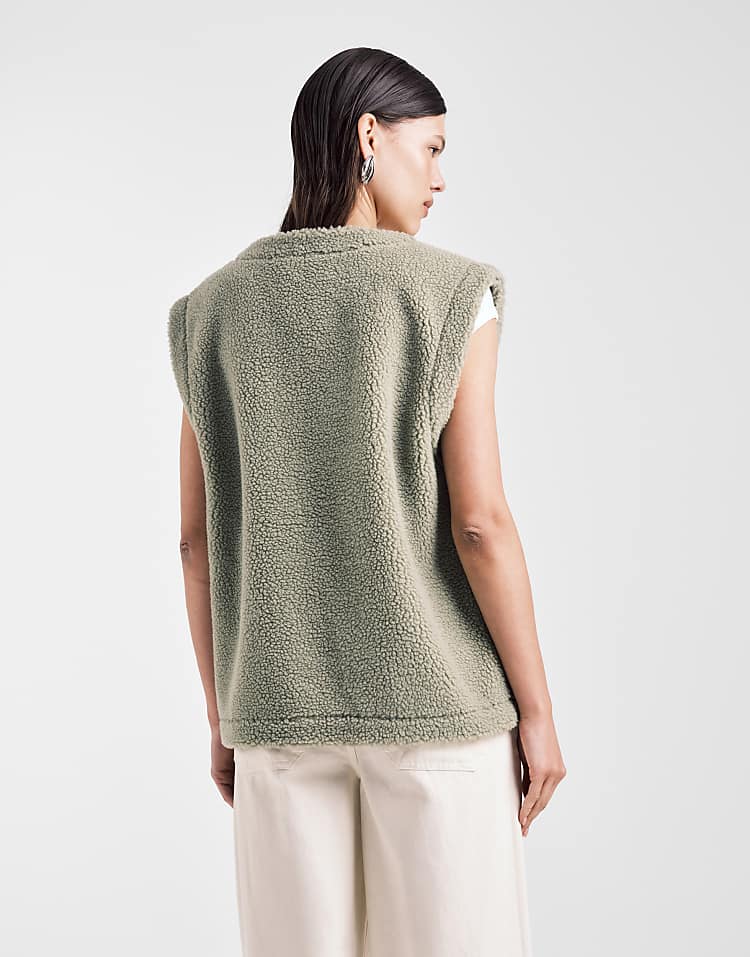 https://images.asos-media.com/products/asos-design-borg-vest-in-green/208220726-4?$n_750w$&wid=750&fit=constrain