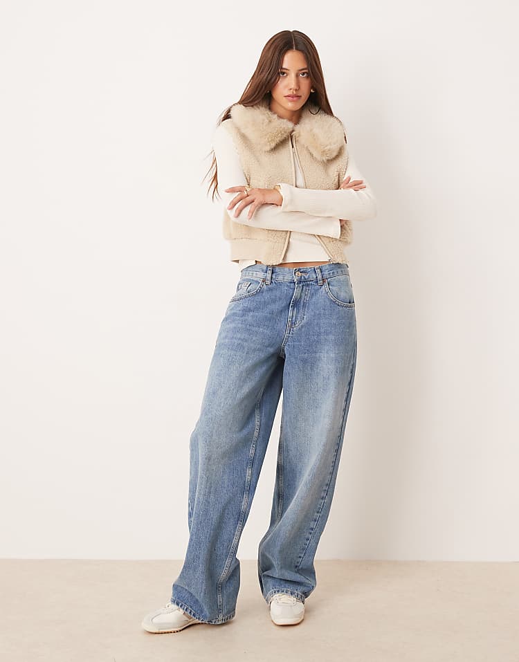 https://images.asos-media.com/products/asos-design-borg-vest-with-faux-fur-collar/208224640-2?$n_750w$&wid=750&fit=constrain