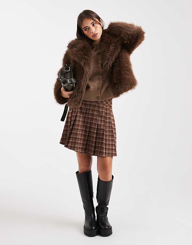 https://images.asos-media.com/products/miss-selfridge-faux-fur-crop-jacket-in-chocolate/208313526-2?$n_750w$&wid=750&fit=constrain