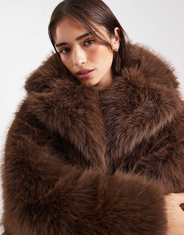 https://images.asos-media.com/products/miss-selfridge-faux-fur-crop-jacket-in-chocolate/208313526-3?$n_750w$&wid=750&fit=constrain