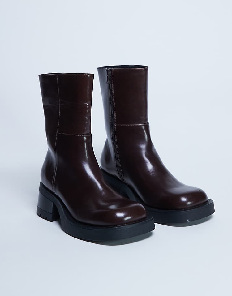 https://images.asos-media.com/products/topshop-nina-chunky-heeled-ankle-boot-in-chocolate/208448699-4?$n_750w$&wid=750&fit=constrain