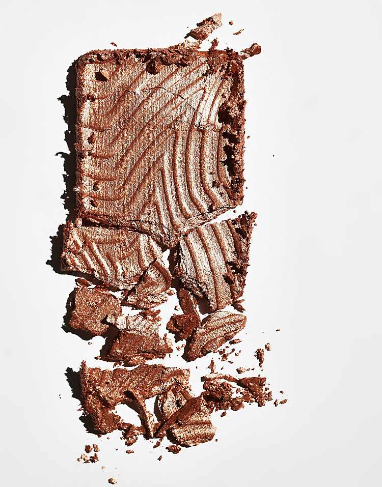 https://images.asos-media.com/products/nyx-professional-makeup-buttermelt-highlighter-butta-in-bronze/208461457-3?$n_750w$&wid=750&fit=constrain