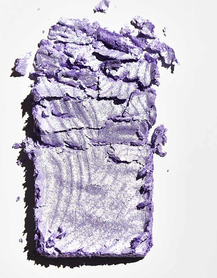 https://images.asos-media.com/products/nyx-professional-makeup-buttermelt-highlighter-no-1-butta/208461465-2?$n_750w$&wid=750&fit=constrain