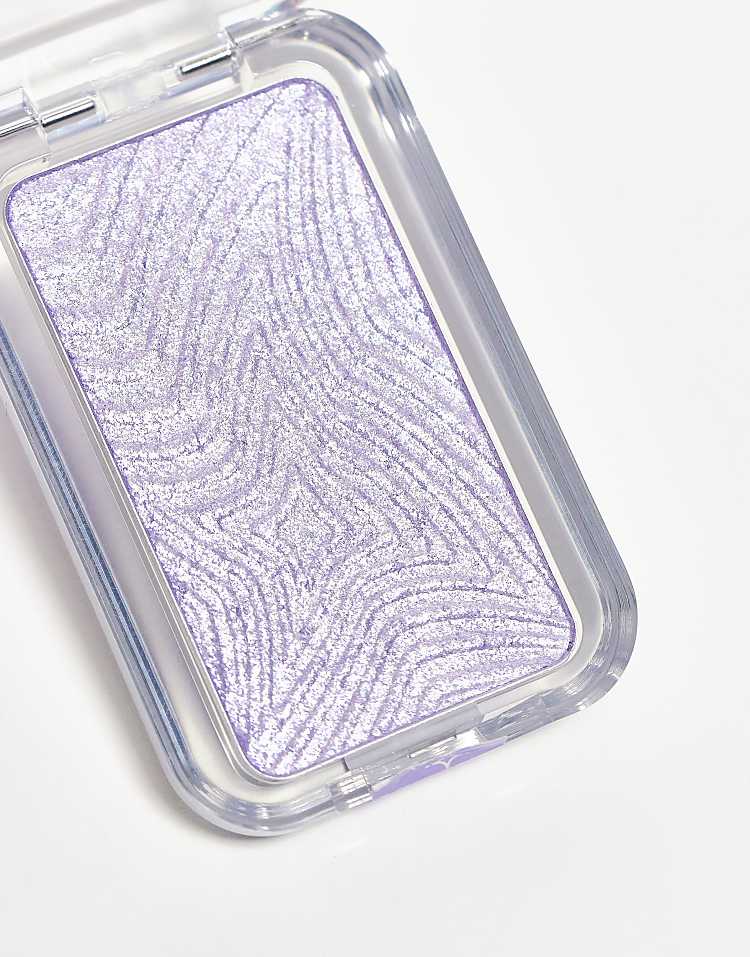 https://images.asos-media.com/products/nyx-professional-makeup-buttermelt-highlighter-no-1-butta/208461465-4?$n_750w$&wid=750&fit=constrain