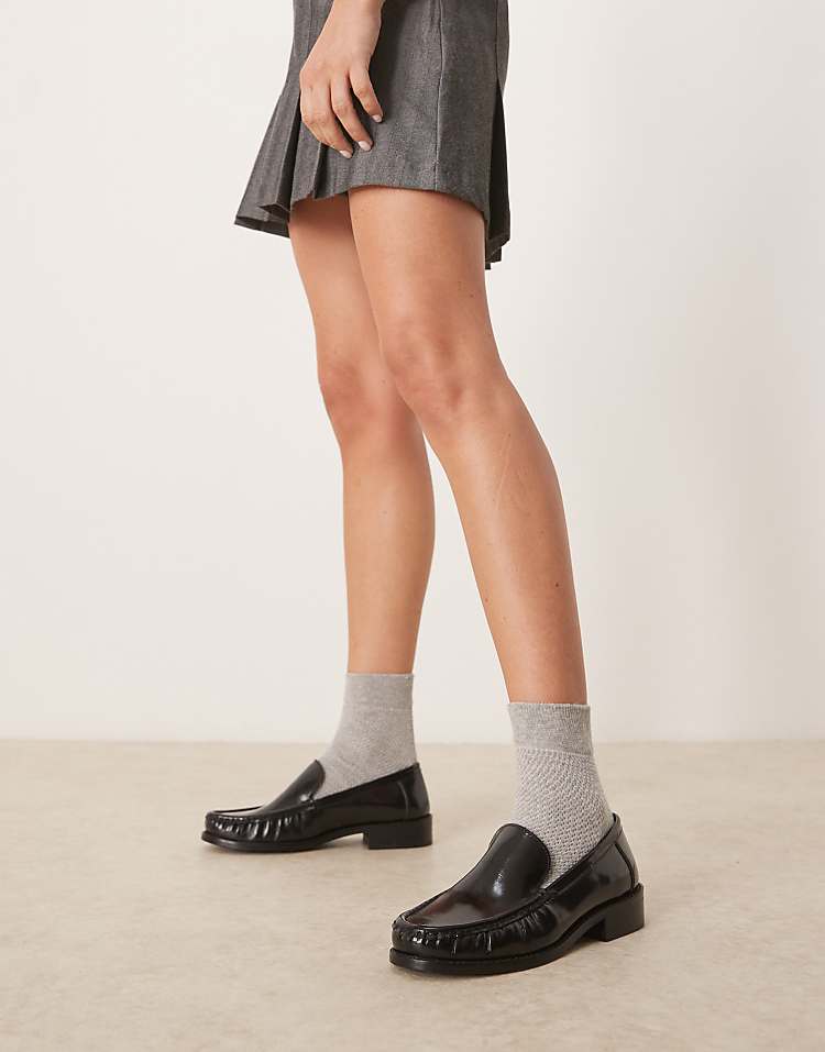 https://images.asos-media.com/products/asos-design-marcel-premium-clean-loafers-in-black-leather/208552660-4?$n_750w$&wid=750&fit=constrain