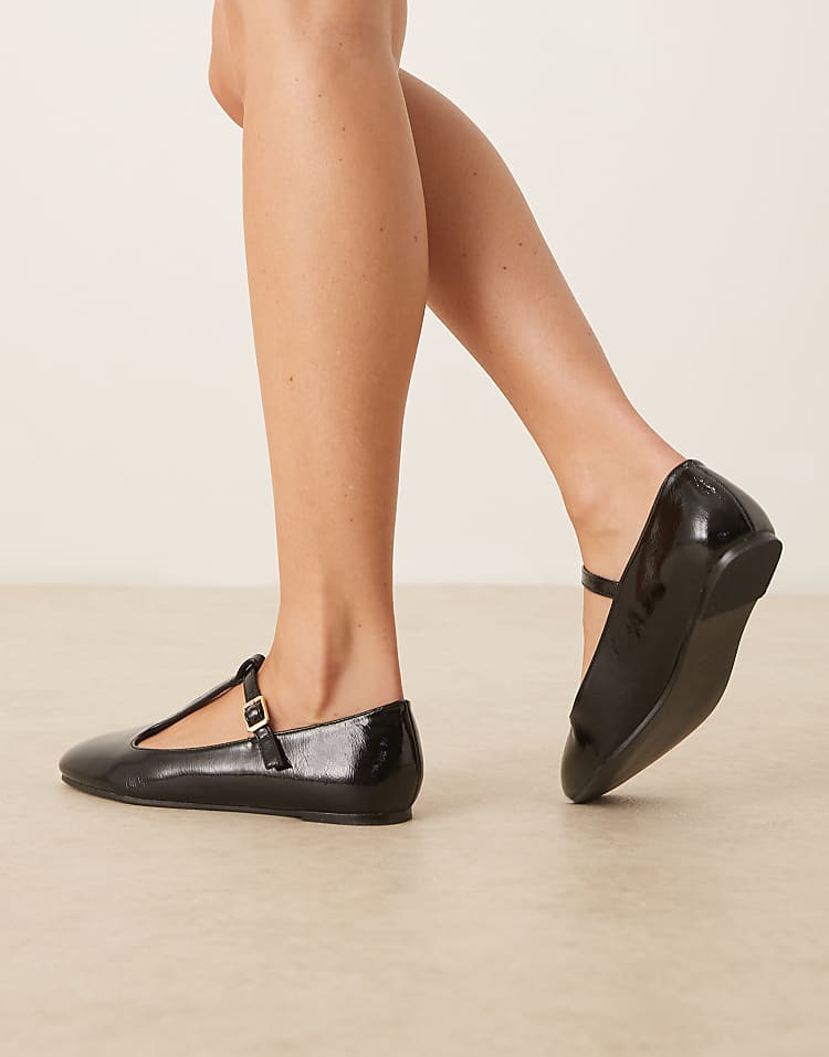 https://images.asos-media.com/products/asos-design-latham-mary-jane-ballet-flats-in-black-patent/208693403-4?$n_750w$&wid=750&fit=constrain