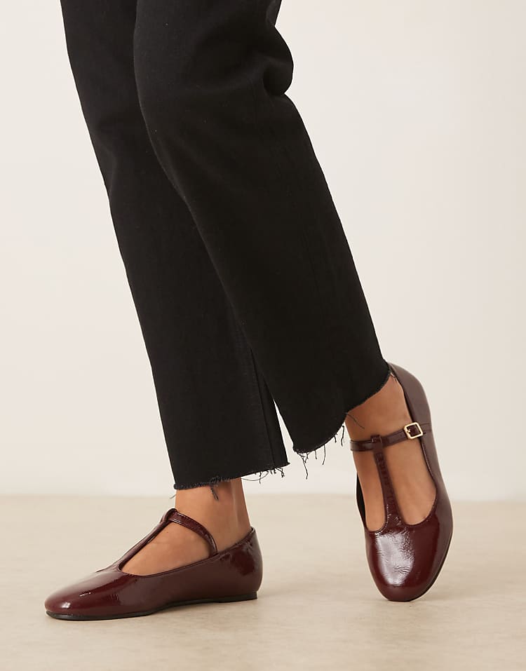 https://images.asos-media.com/products/asos-design-latham-mary-jane-ballet-flats-in-burgundy-patent/208693446-2?$n_750w$&wid=750&fit=constrain