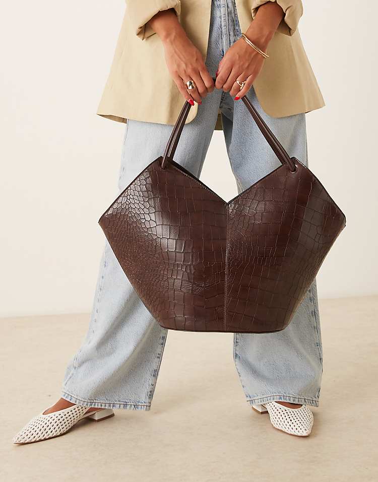https://images.asos-media.com/products/asos-design-tubular-handle-vase-tote-bag-in-chocolate-croc/208789219-2?$n_750w$&wid=750&fit=constrain