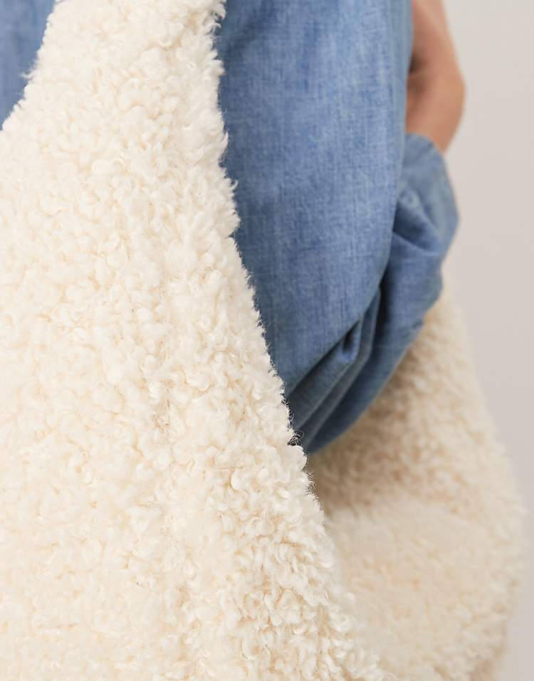 https://images.asos-media.com/products/calvin-klein-sherpa-half-moon-shoulder-bag-in-off-white/208894567-4?$n_750w$&wid=750&fit=constrain