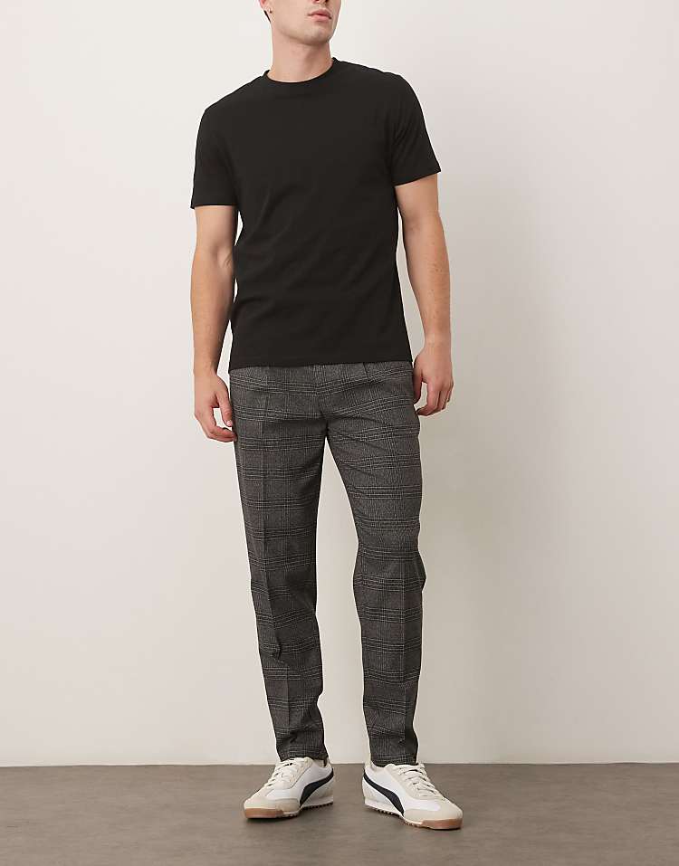 https://images.asos-media.com/products/asos-design-tapered-dress-pants-in-black-plaid-with-front-pleat/209016195-2?$n_750w$&wid=750&fit=constrain