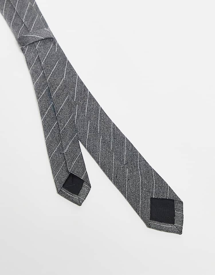 https://images.asos-media.com/products/asos-design-skinny-striped-necktie-in-heather-gray/209066821-2?$n_750w$&wid=750&fit=constrain