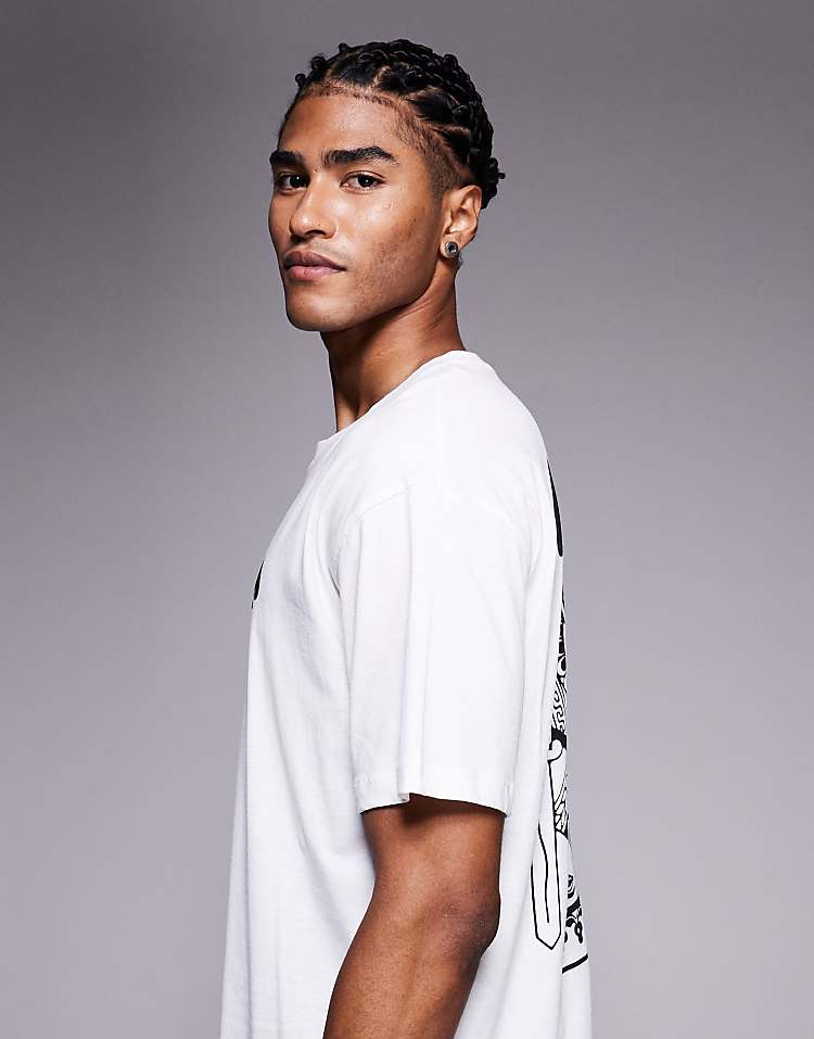 https://images.asos-media.com/products/adpt-oversized-t-shirt-with-king-of-hearts-backprint-in-white/209086951-4?$n_750w$&wid=750&fit=constrain