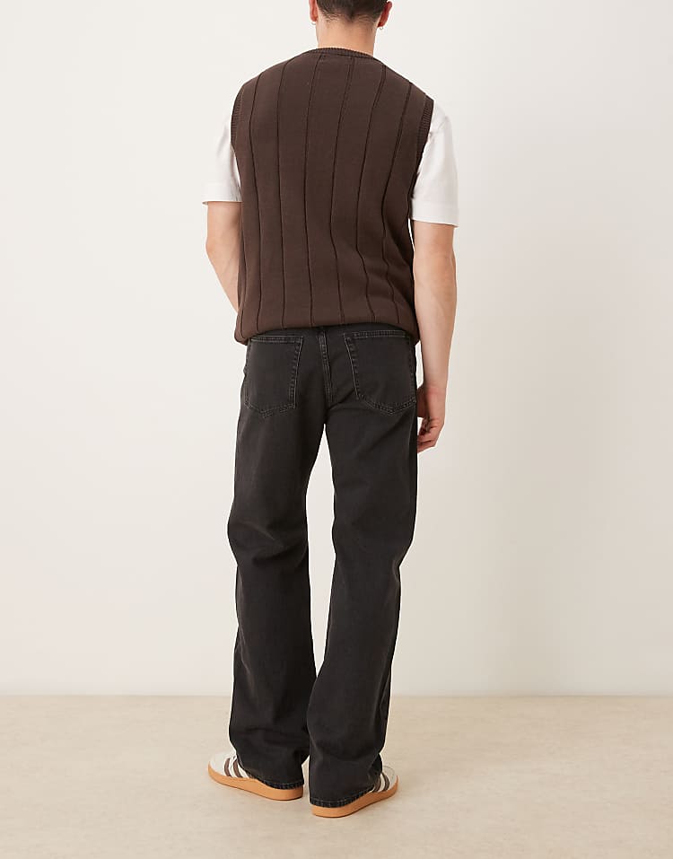 https://images.asos-media.com/products/arket-canyon-bootcut-jeans-in-black/209099772-2?$n_750w$&wid=750&fit=constrain