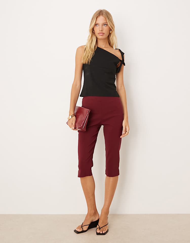 https://images.asos-media.com/products/asos-design-bengaline-capri-pants-with-split-at-sides-in-burgundy/209556335-1-burgundy?$n_750w$&wid=750&fit=constrain