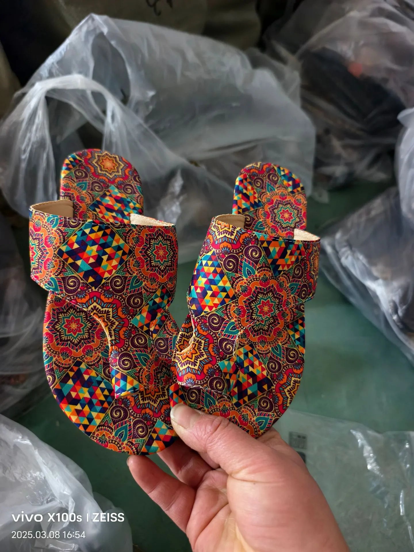 Toe Loop Flats Sandals Plaid