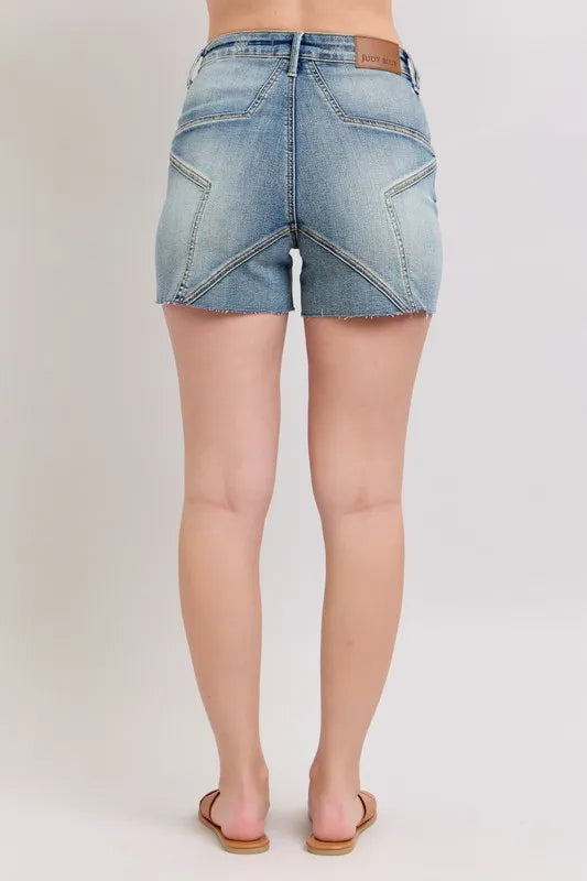 Judy Blue High Waist Star Seam Detail Denim Shorts MD / S MD / M MD / L MD / S-MD / M-MD / L-MD / 2XL-MD / 1XL-MD / 3XL-
