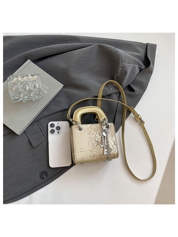 https://imgs3.wholesale7.net/jxc/images/202506/25/goods_img/_P_20250625115213404_444.jpeg