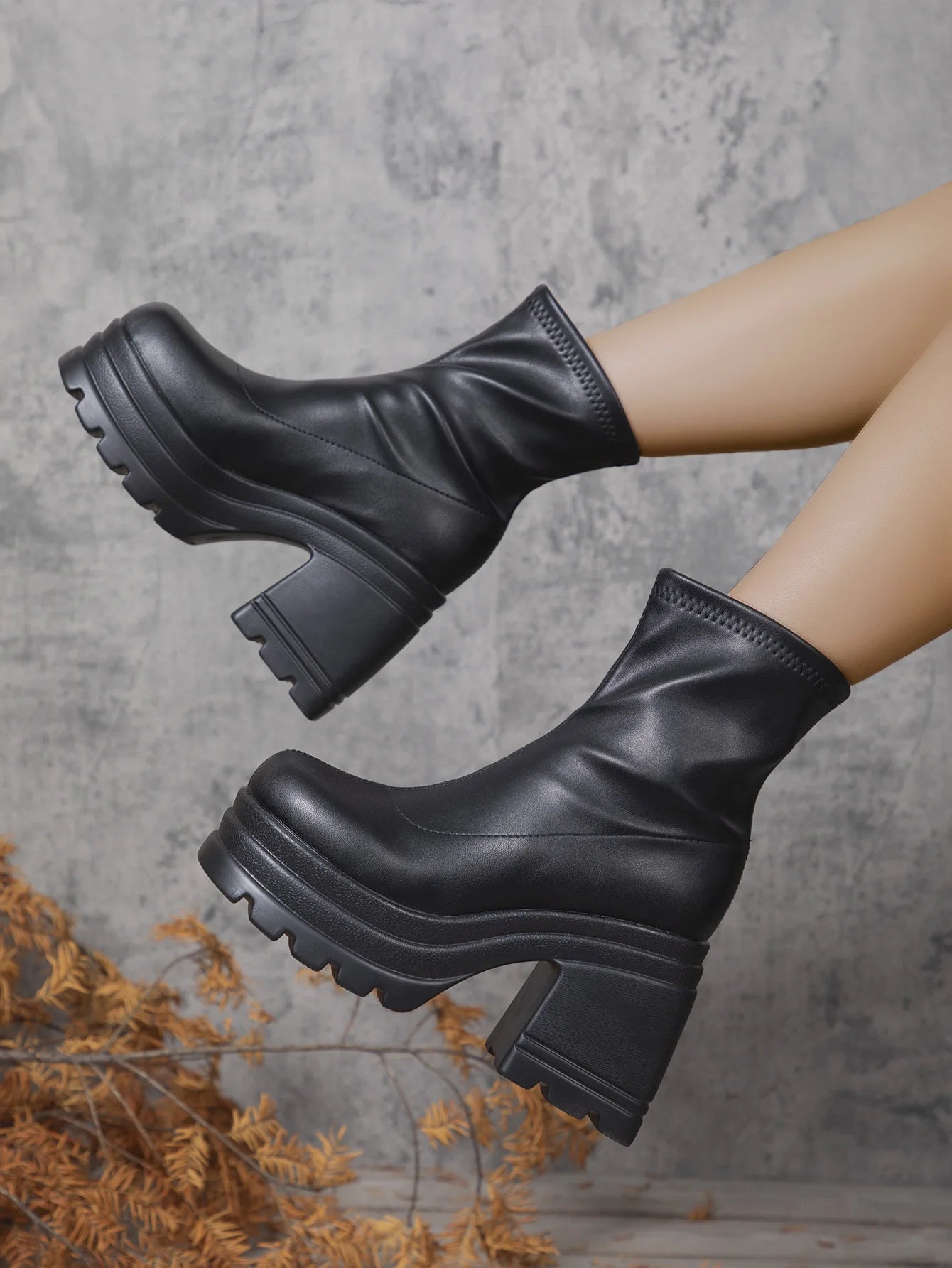 Short Boots Women Leather Boot Square toe casual Zipper high heels Casual thick soled