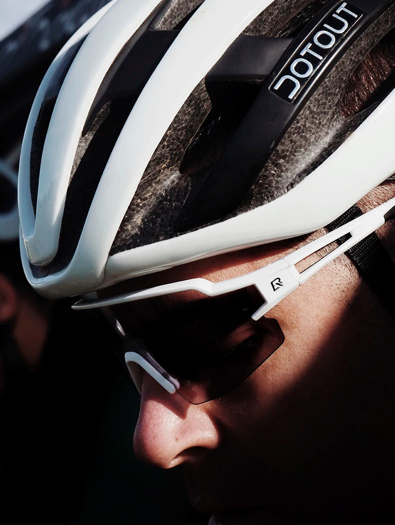 Photochromic Polarized Lens Bike Glasses UV400 Protection Eyewear Sunglasses MTB Road Bicycle Goggles