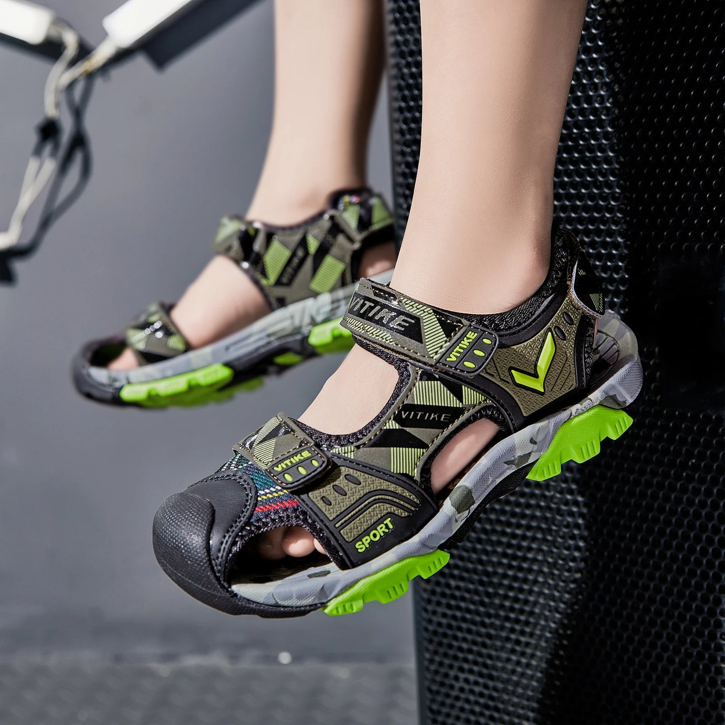 Kids Sports Sandal Outdoor Hiking Athletic Closed-Toe Beach Girls Summer Pool Shoes