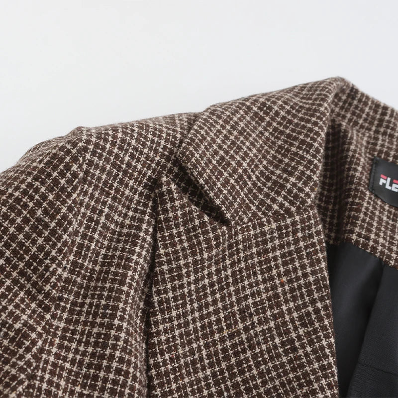 Men s Classic Plaid Print Fit Blazer Jacket with Notched Lapel and Two Button Closure for Fall Fashion Comfort