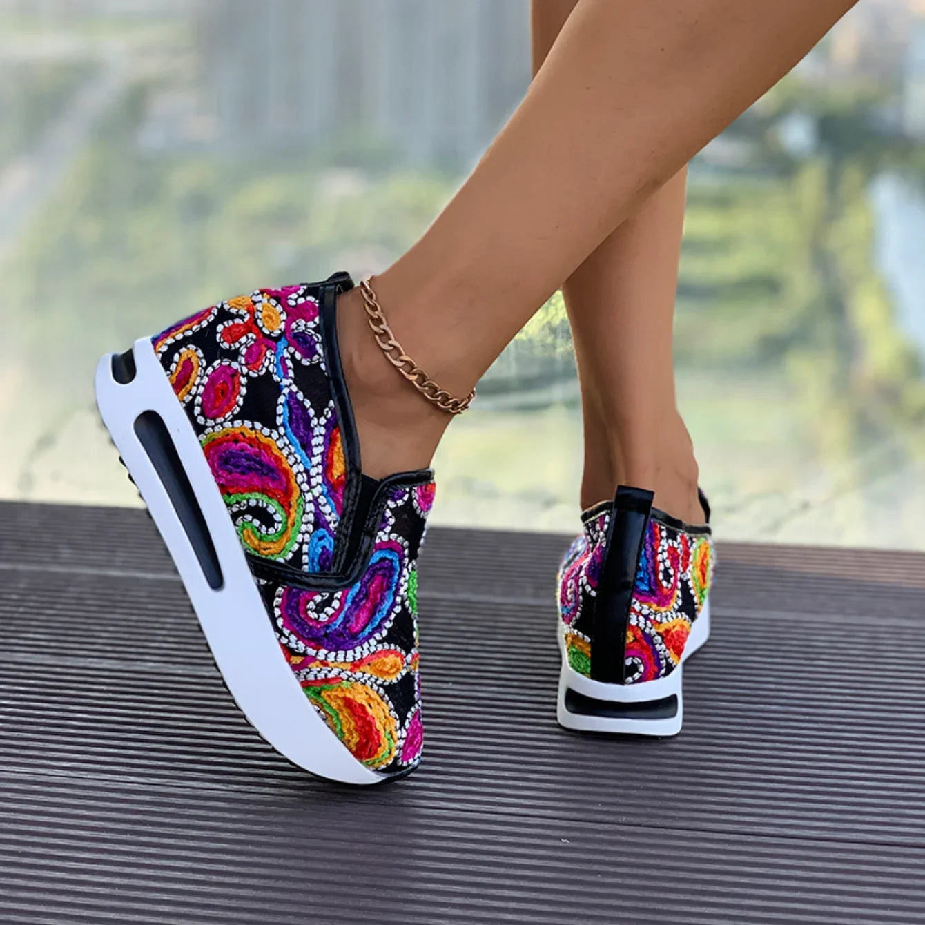 Women Sneakers Slip on Casual Shoes for Women Embroidery Thick Platform Sneakers Women Breathable Mesh Loafers