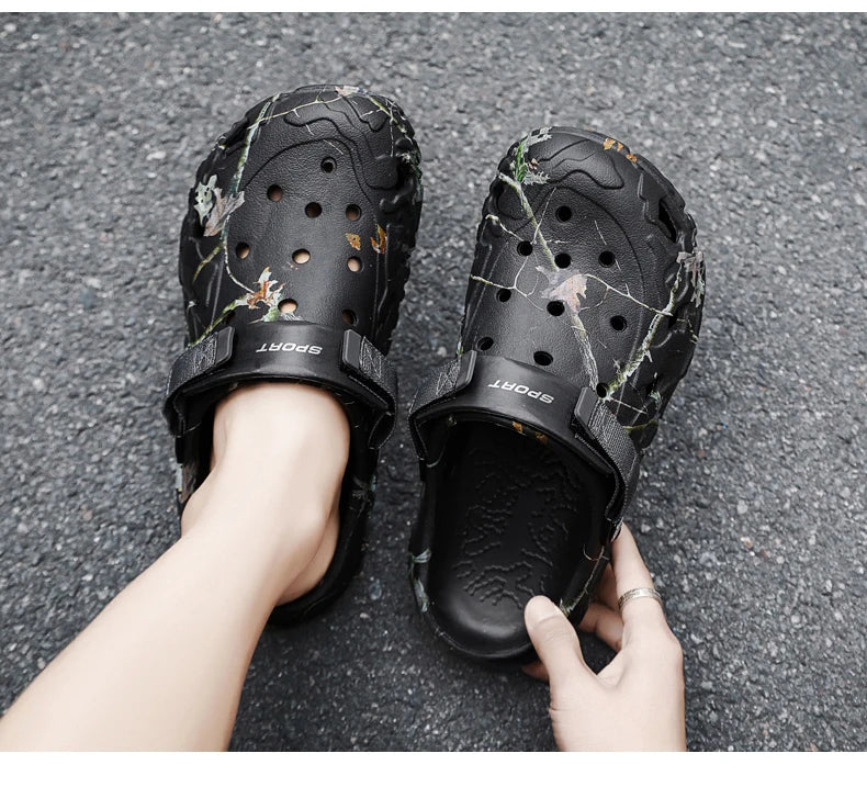 Men Slippers High Quality Anti-Slip Garden Shoes Lightweight Fashion Casual Sandals