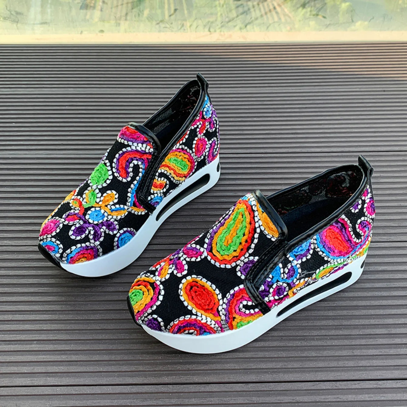 Women Sneakers Slip on Casual Shoes for Women Embroidery Thick Platform Sneakers Women Breathable Mesh Loafers