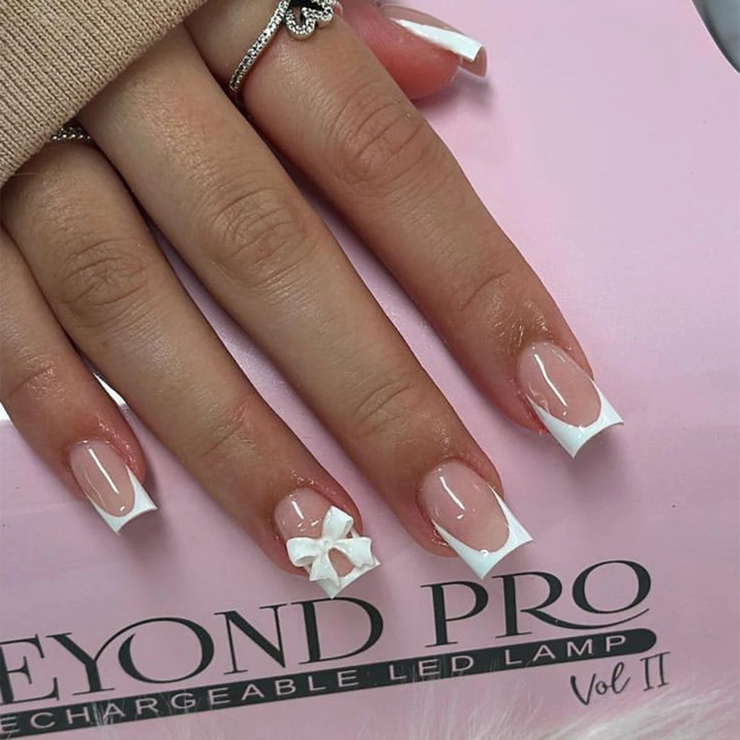 French Tips Press-on Nail Long Lasting Elegant Artificial Nail Manicure