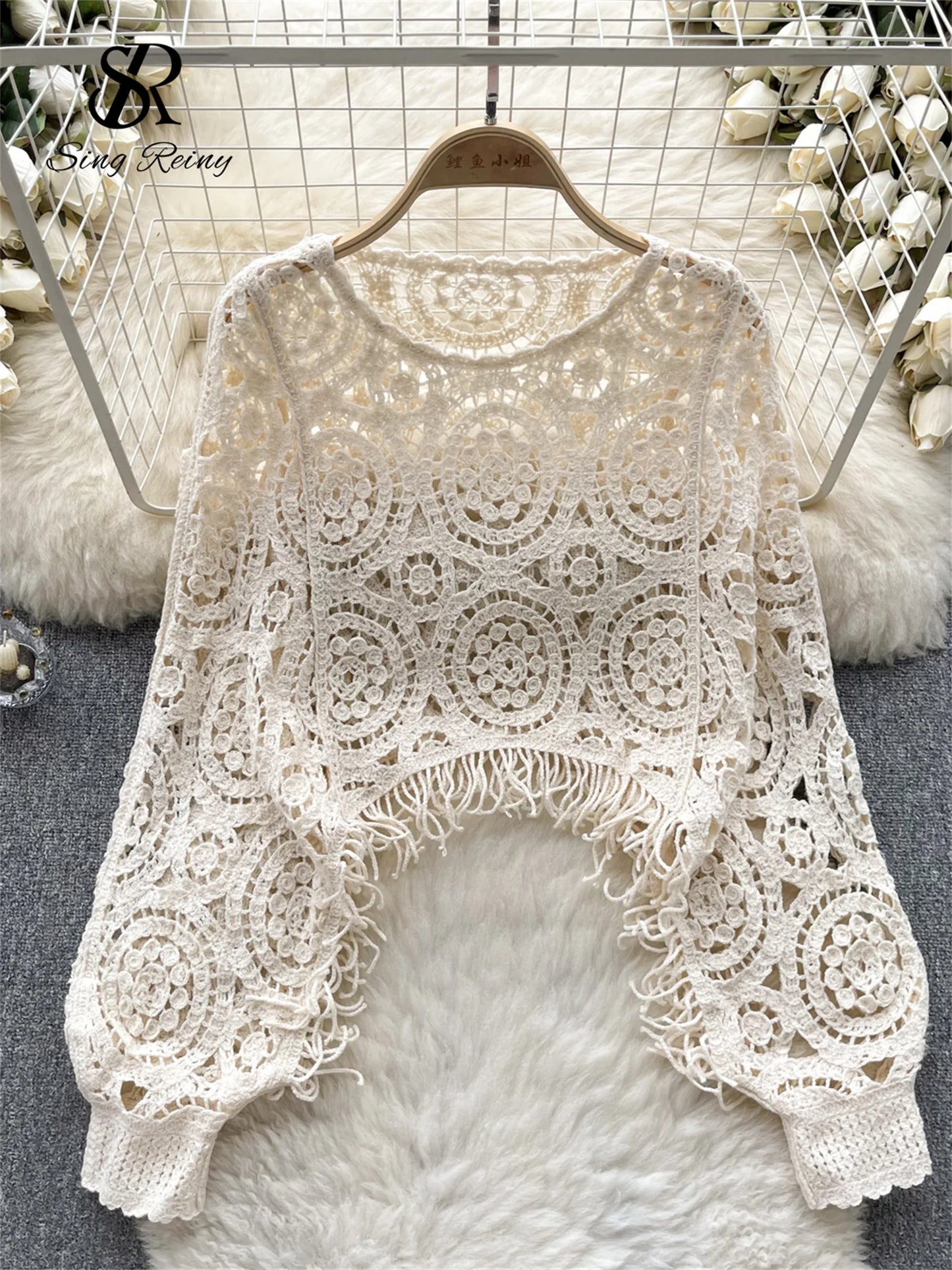 Casual Loose Knitting Top O Neck Hook Flower Hollow Long Sleeved Tassel Design Fashion French Vintage Blouse