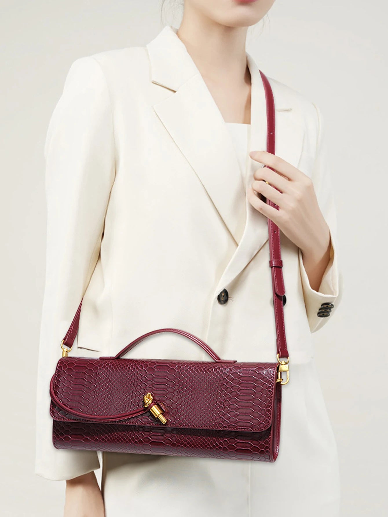 Burgundy bag cherry red envelope wine red envelope upscale new handbag crocodile flip hand
