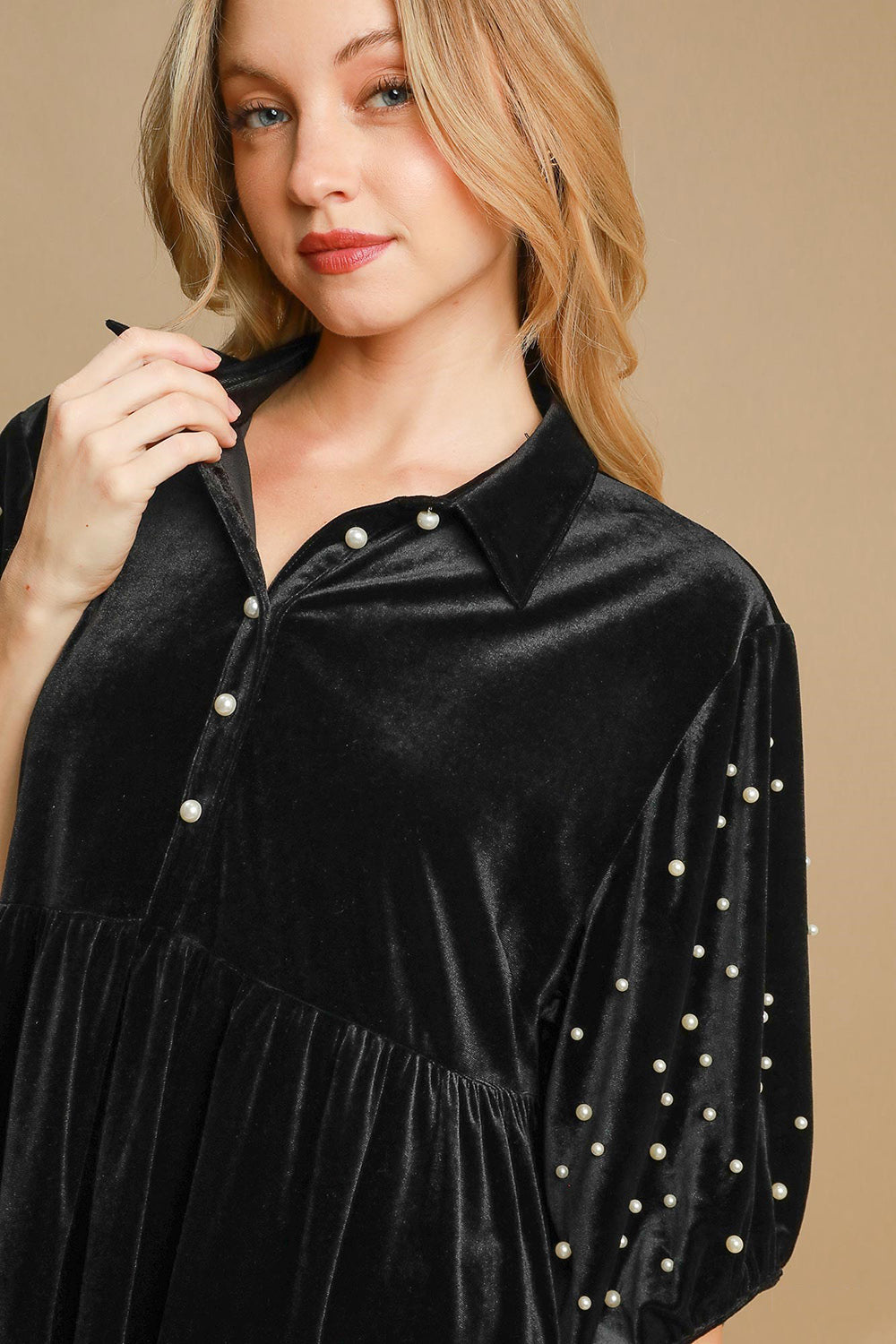 Umgee Pearl Detail Half Sleeve Velvet Babydoll Blouse Black / S Black / M