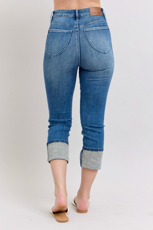 Judy Blue Full Size Skinny Cuff Capris Jeans with Pockets Plus Size Medium / 14W Medium / 0/24 Medium / 16W Medium / 14W-Medium / 0/24-Medium / 16W-Medium / 18W-Medium / 20W-Medium / 22W-Medium / 24W-Medium / 1/25-Medium / 3/26-Medium / 5/27-Medium / 7/28-Medium / 9/29-Medium / 11/30-Medium / 13/31-Medium / 15/32-