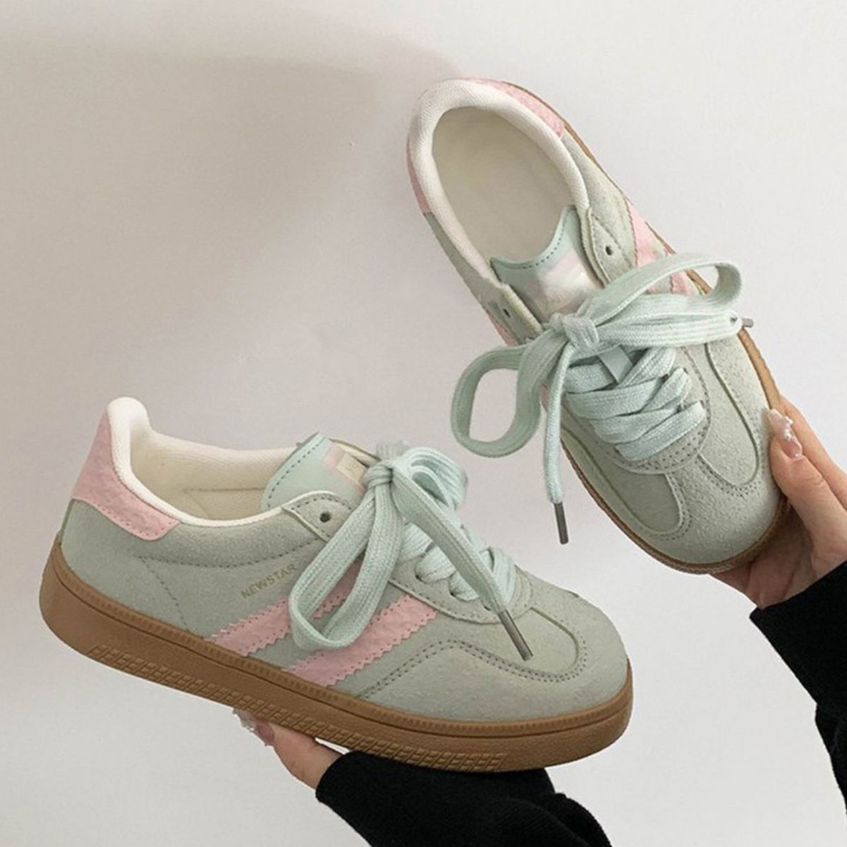 Contrast Round Toe Flat Sneakers Gum Leaf