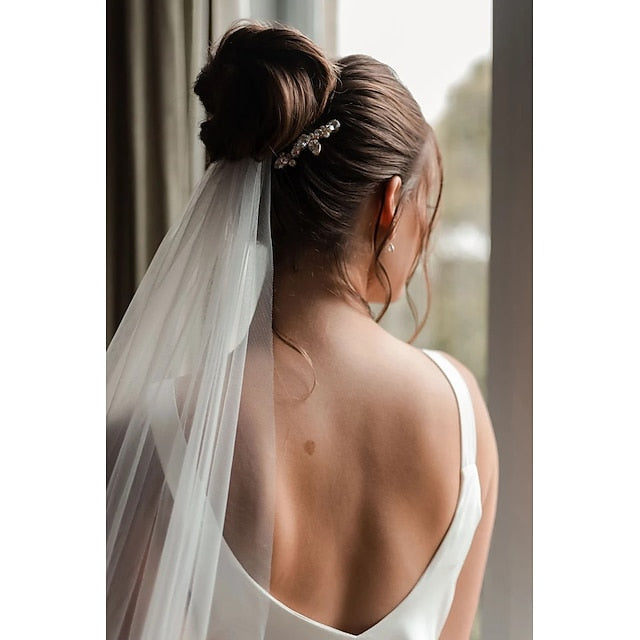 Timeless One-Tier Chapel Wedding Veil in Classic Tulle - Elegant Formal Style