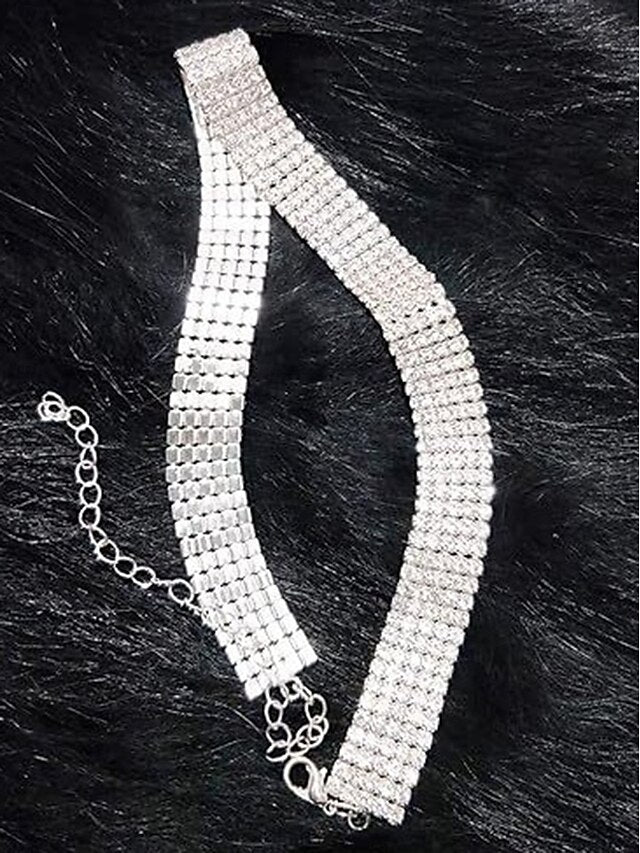 Elegant Silver Alloy Choker Necklace with Stylish Square Design for Women Silver Silver-