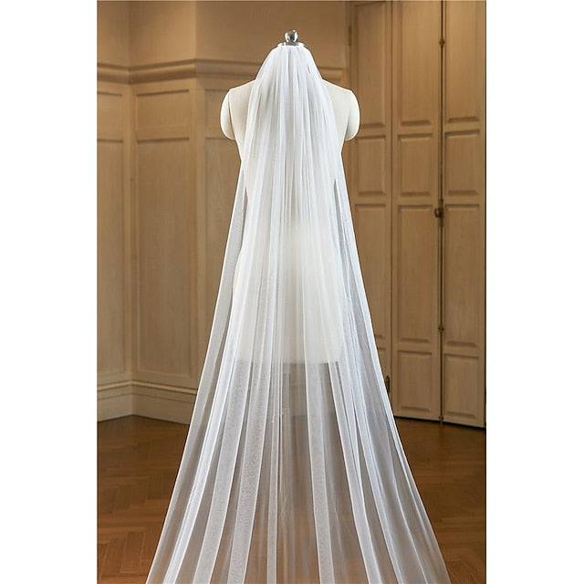 Elegant One-Tier Lace Wedding Veil with Embroidered Appliqués