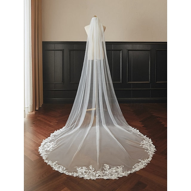 Elegant One-Tier Lace Wedding Veil with Embroidered Appliqués