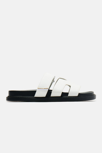 https://cdn.shopify.com/s/files/1/0293/9277/files/01-19-24_S10_20_VALERIEC_White_CXB_13-50-35_1720_ES.jpg?v=1739909564
