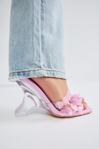 https://cdn.shopify.com/s/files/1/0293/9277/files/02-23-24_S8_27_GABRYELE_Pink_ID_PC_13-23-42_51776_PXF.jpg?v=1709849617